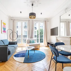 Apart-hotel Hotelhome 16 ***
