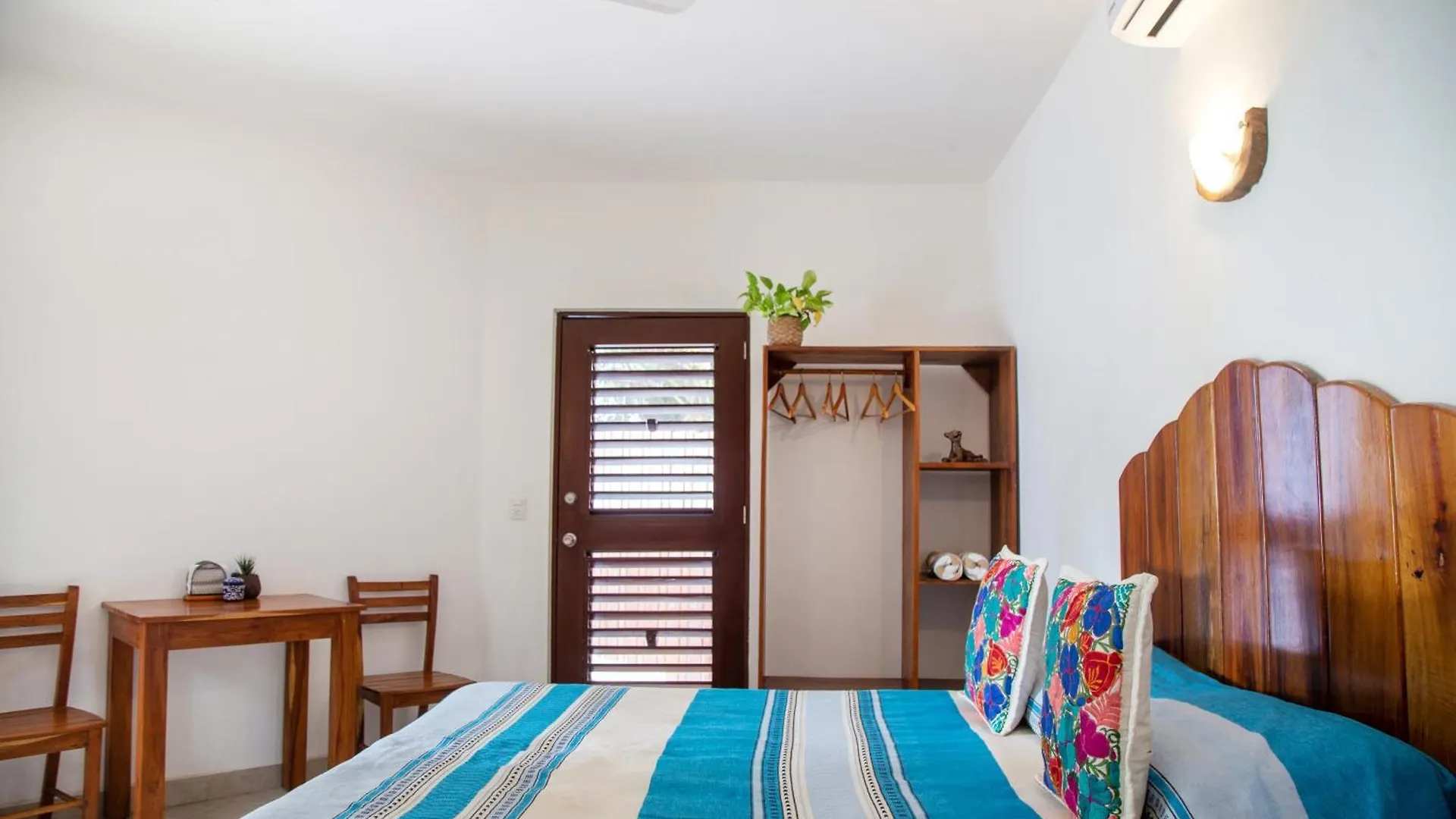 Bed and Breakfast Casa Colibri Tankah Tulum 2*,
